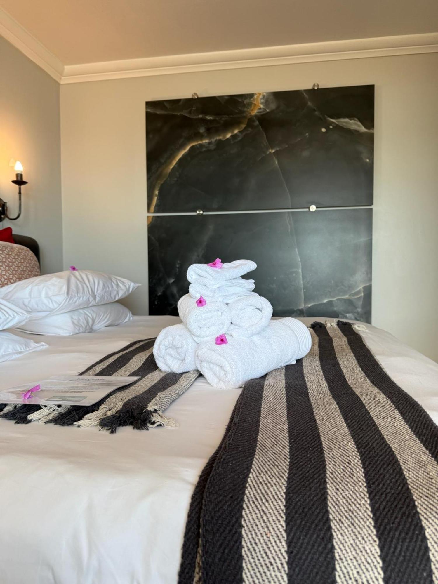 Dolphin Dunes Guesthouse Wilderness Eksteriør bilde